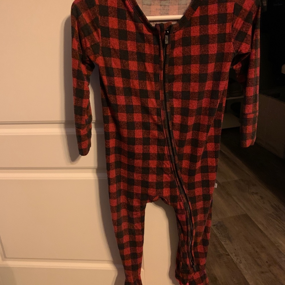 Posh Peanut 18-24 months Buffalo Plaid Zip up onesie Used once for Holiday Pics